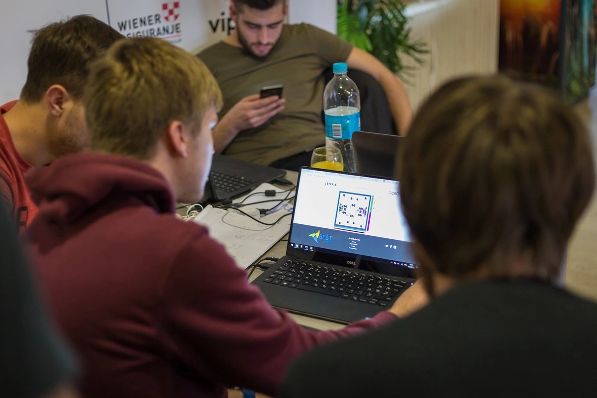 Programiranjem AI botova studenti mogu osvojiti 12.000 kuna