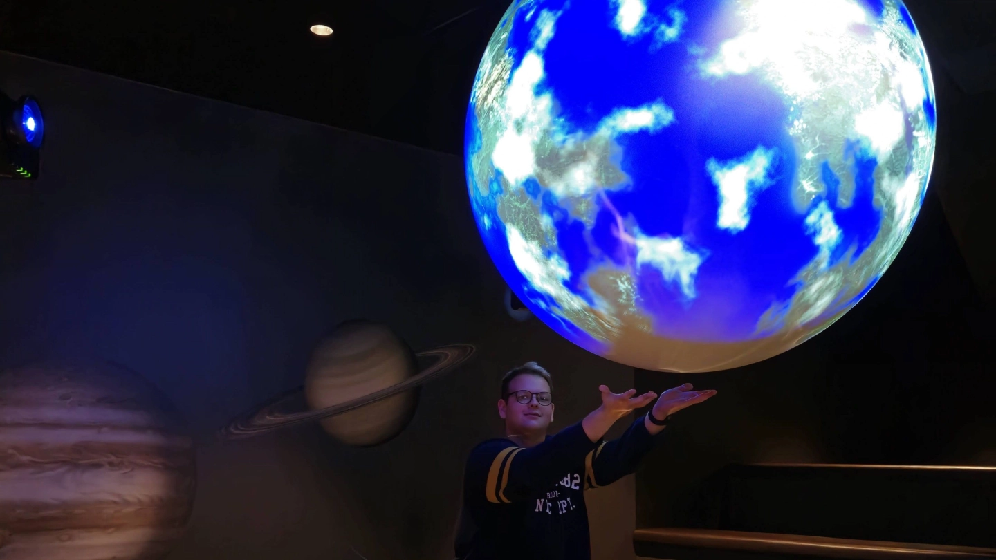 Upoznajte mladog volontera Denija